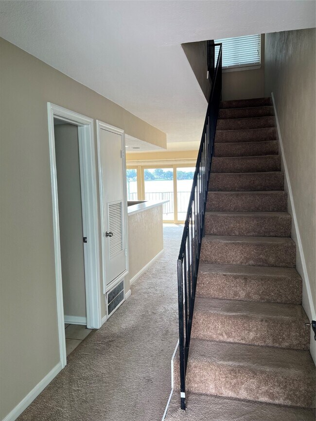 Building Photo - 7041 Kingston Cove Ln