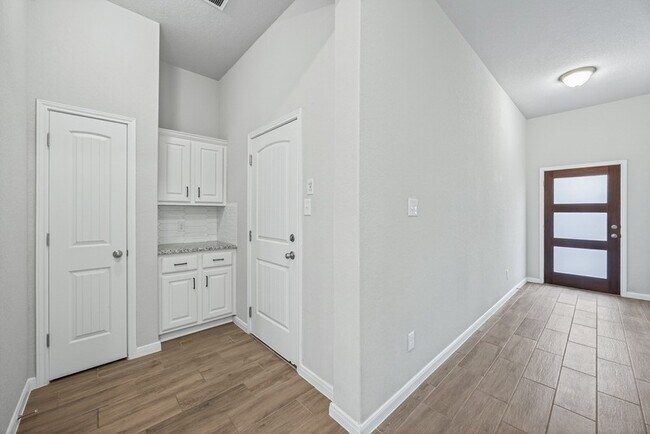 Building Photo - 14350 Gold Rush Pass