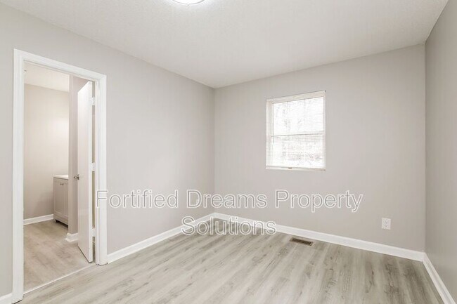 Building Photo - 2208 Gable Way