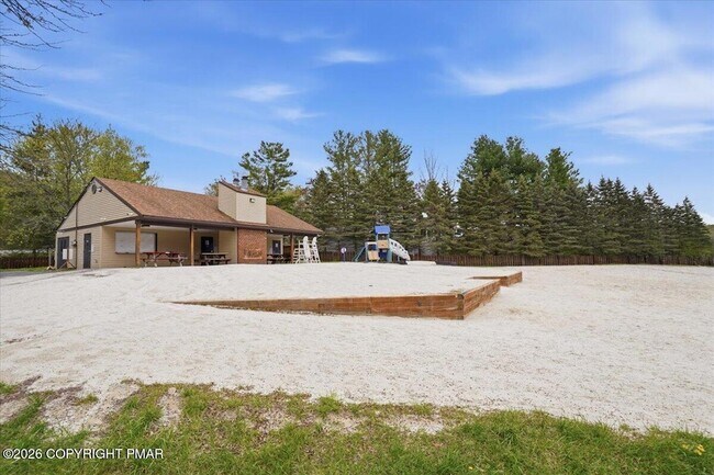 Building Photo - 12 Rockway Ct