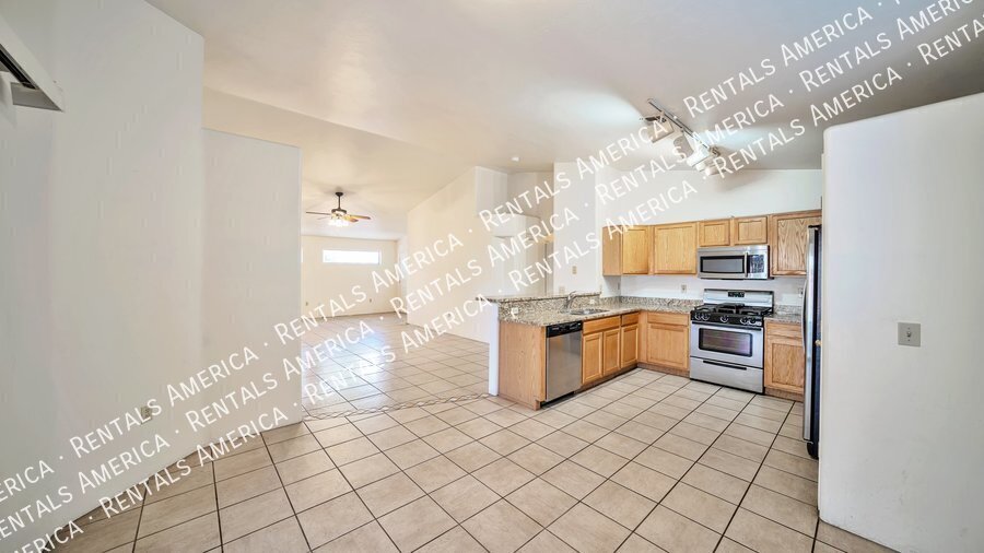 Building Photo - 2252 W Silver River Way