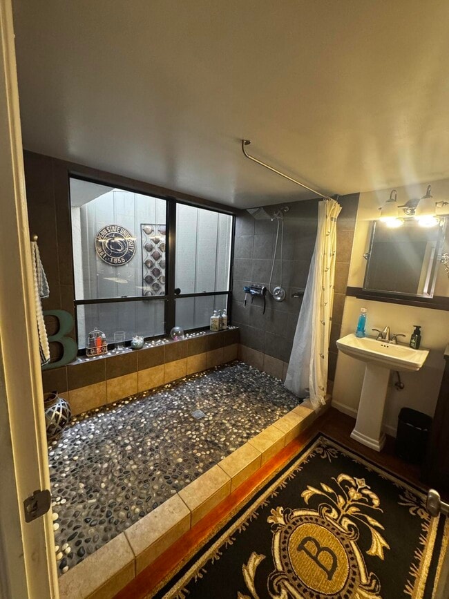 Building Photo - 1605 S US Hwy 1