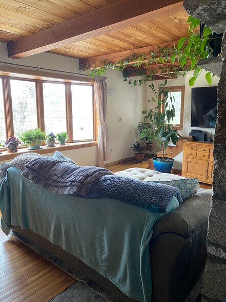 Building Photo - 326 Reservoir Dr