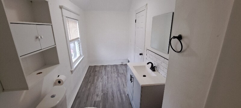 Building Photo - 29 Sutton St SW