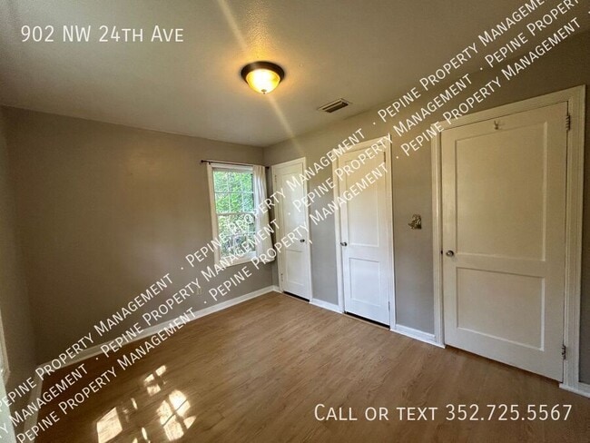 Building Photo - 902 NW 24th Ave