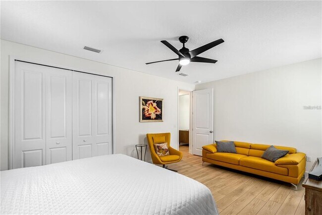 Building Photo - 350 2nd Ave E