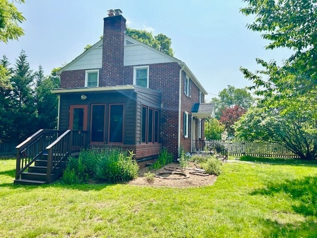 Building Photo - 4523 Gladwyne Dr