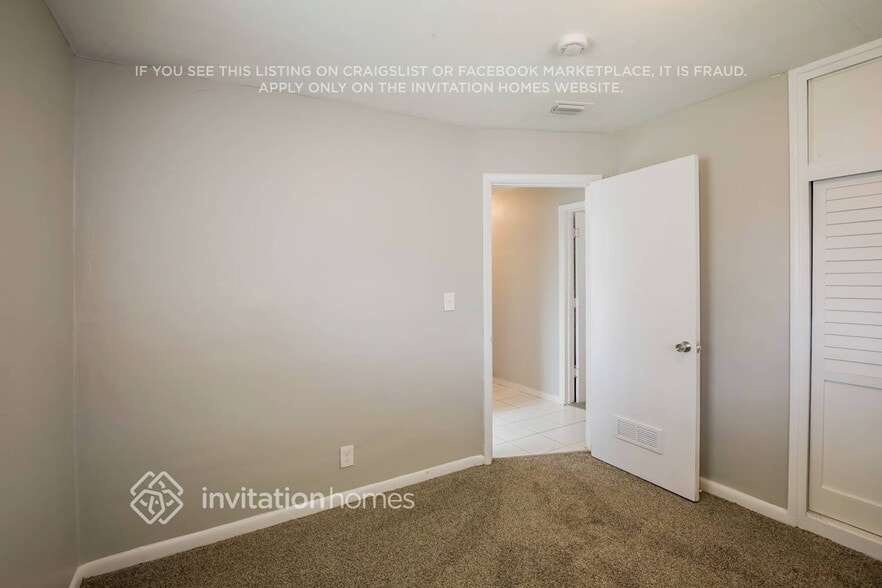 Building Photo - 6338 NW 24th Ct