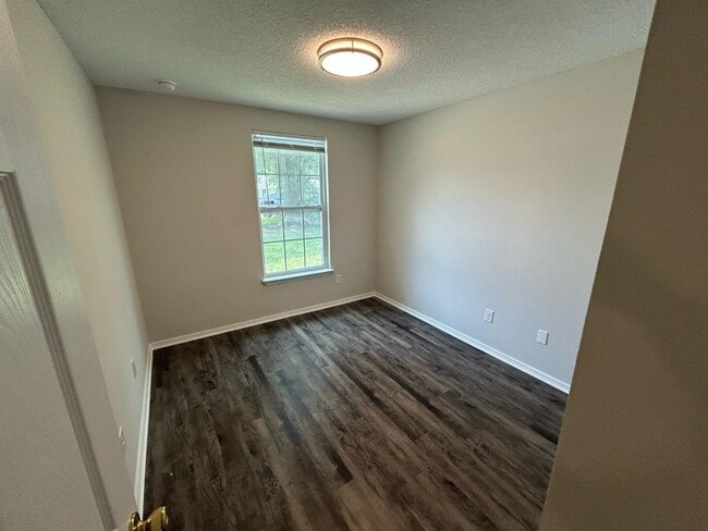 Building Photo - 3 Baggett Ct
