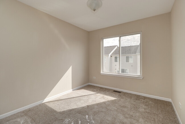 Building Photo - 14644 Paul Revere Ln