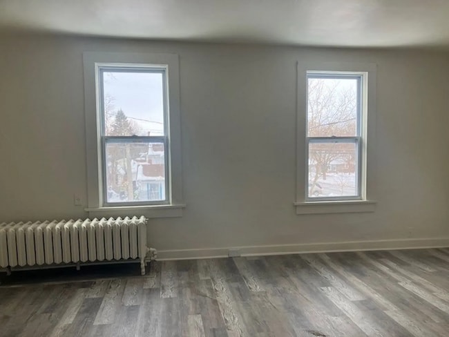 Building Photo - 404 S Main St