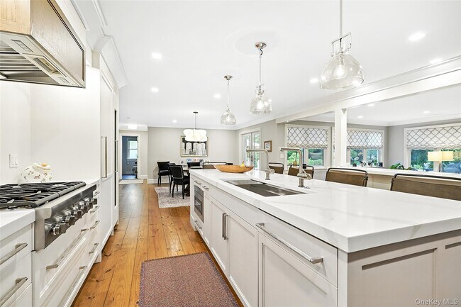 Building Photo - 548 Anderson Hill Rd
