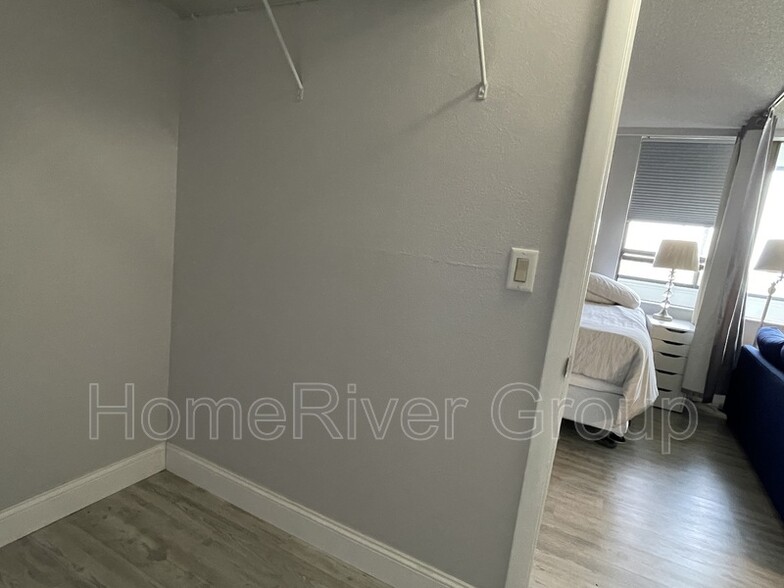 Building Photo - 2618 Cove Cay Dr