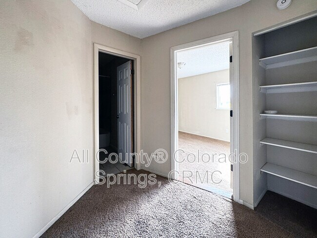 Building Photo - 6668 Provincial Dr