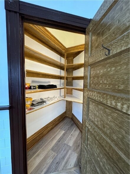 Building Photo - 407 Fallowfield Ave