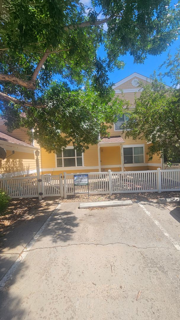 Building Photo - 2 Bed Ranch Townhome at Centerra