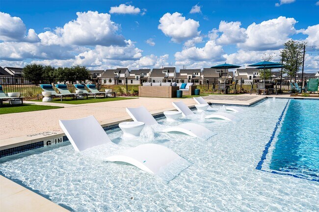 Building Photo - 18114 Greenhill Song Trl