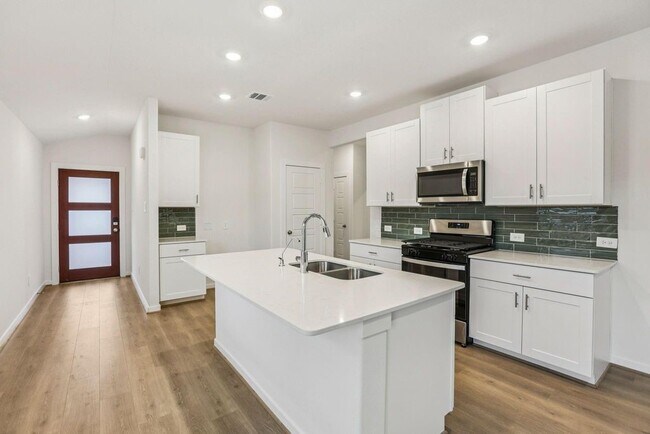 Building Photo - 1940 Velvet Oak Ln