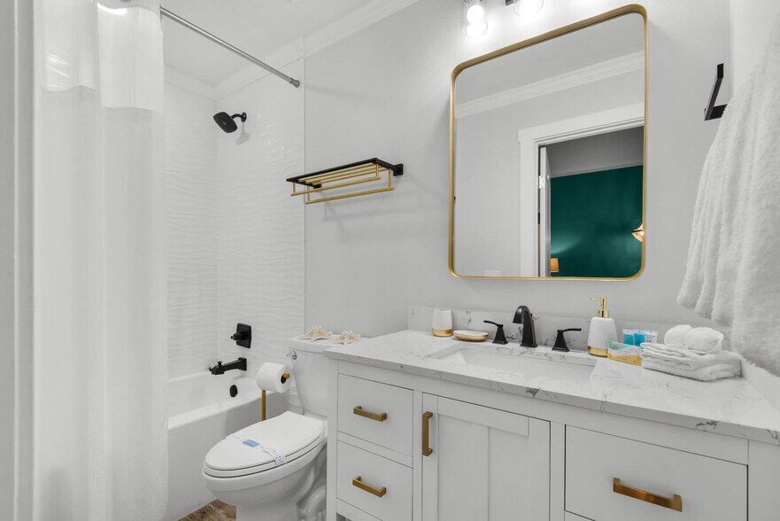 Building Photo - 3795 Scenic Hwy 98