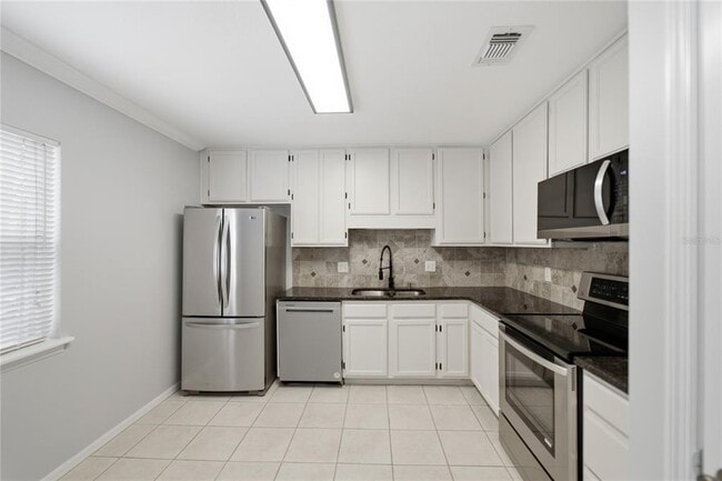 Building Photo - 4304 Clubside Dr