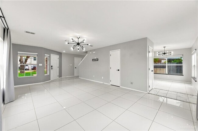 Building Photo - 37 San Esteban St
