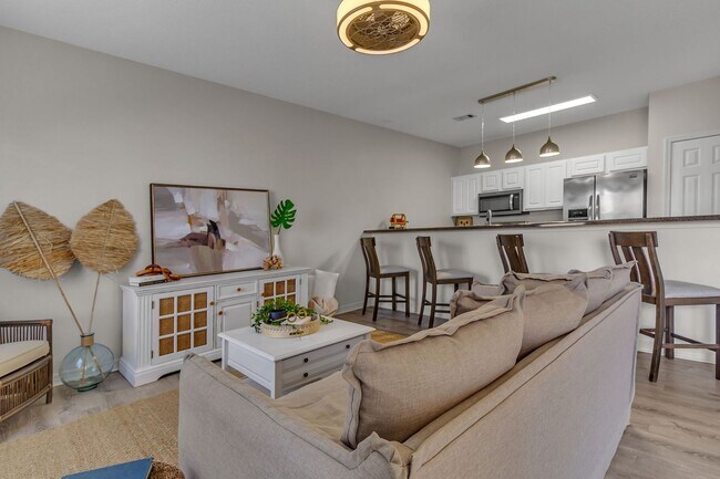 Building Photo - Destin 3 Bedroom Townhome with a Garage!