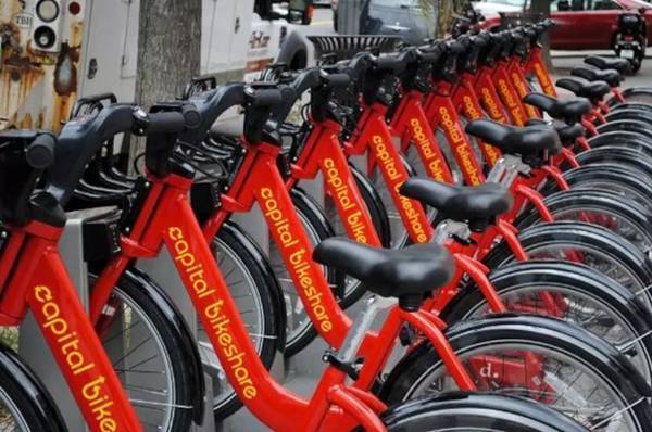 Building Photo - 807 G St NE