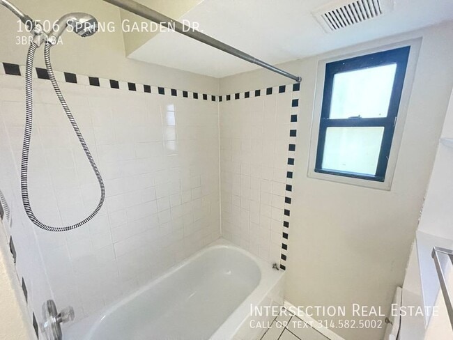 Building Photo - 10506 Spring Garden Dr