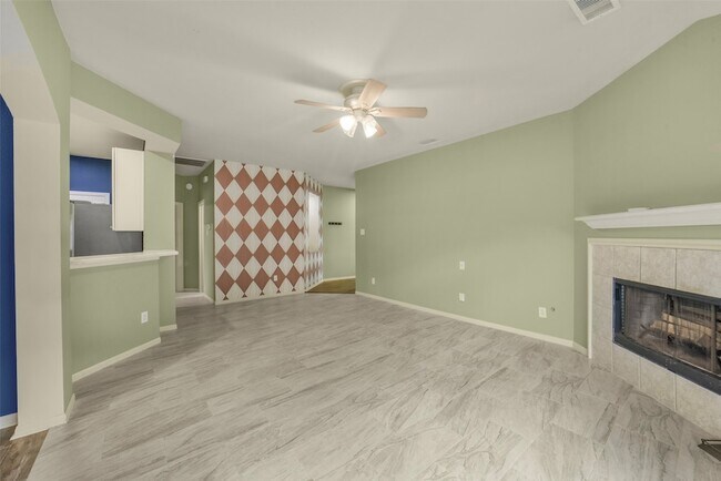 Building Photo - 14606 Vaughnville Dr