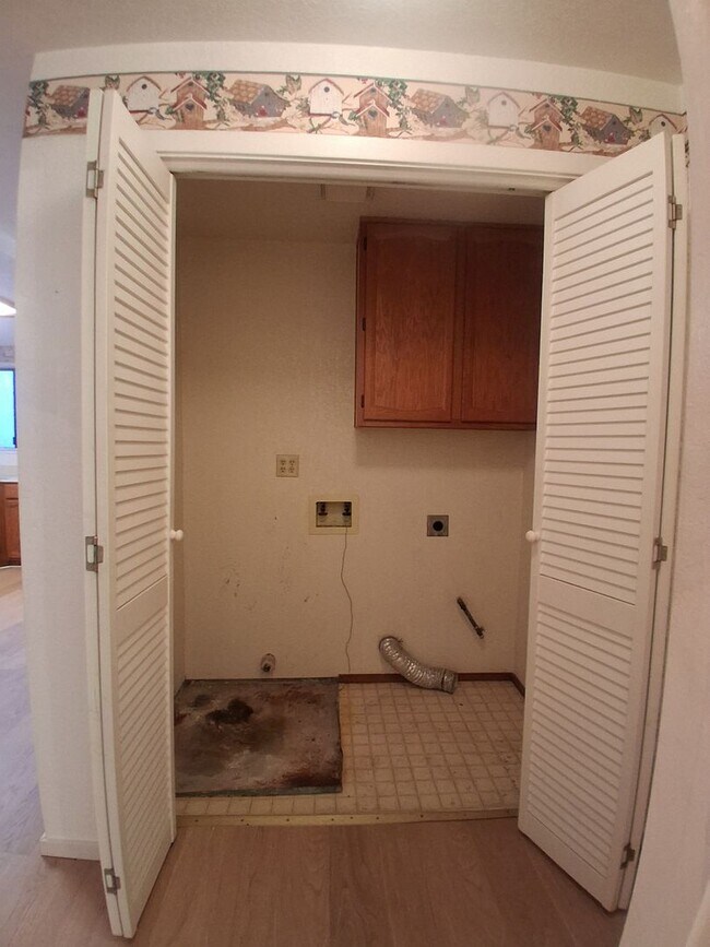 Building Photo - 4045 Dale Rd