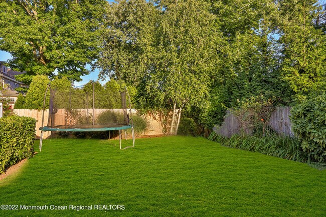 Building Photo - 23 Lincoln Ave