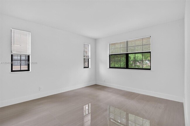 Building Photo - 2830 Coral Springs Dr