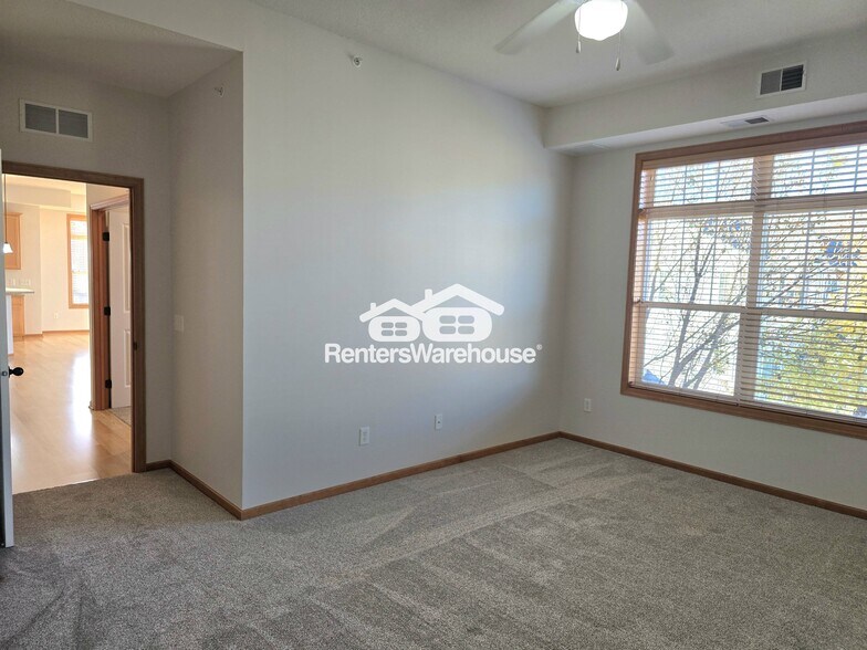 Building Photo - 9630 Independence Cir