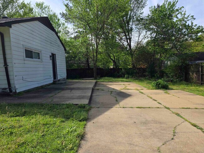 Building Photo - 3669 Trudy Cove