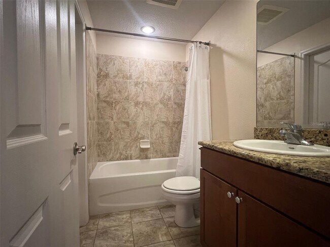 Building Photo - 642 Wells Ct