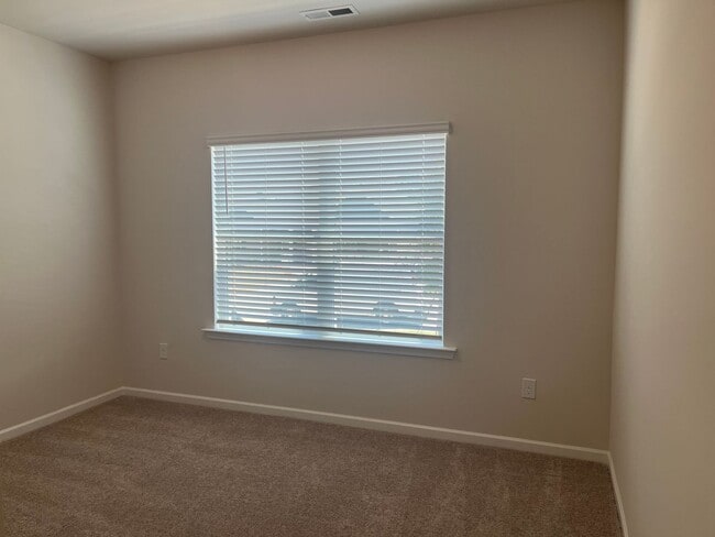 Building Photo - Beautiful Ranch Home in Sanford, Available...
