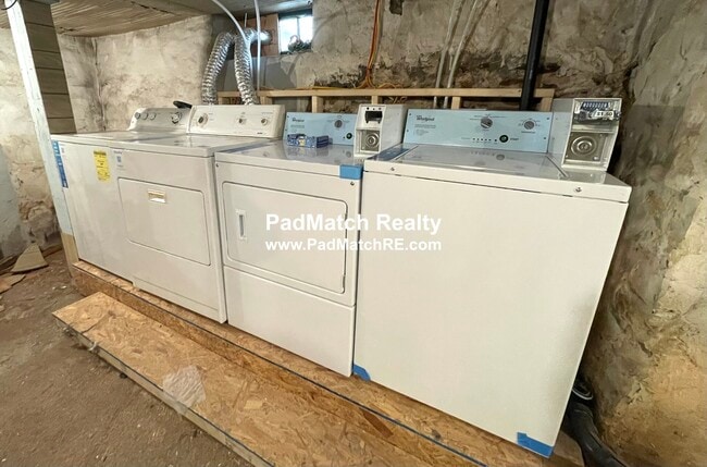 Building Photo - 65 Crystal St