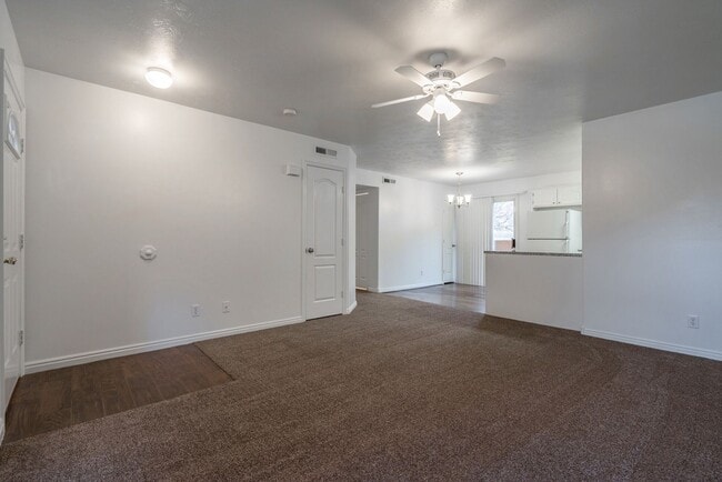 Building Photo - La Paloma Condo with 2-Bedrooms and 2-Bathrooms