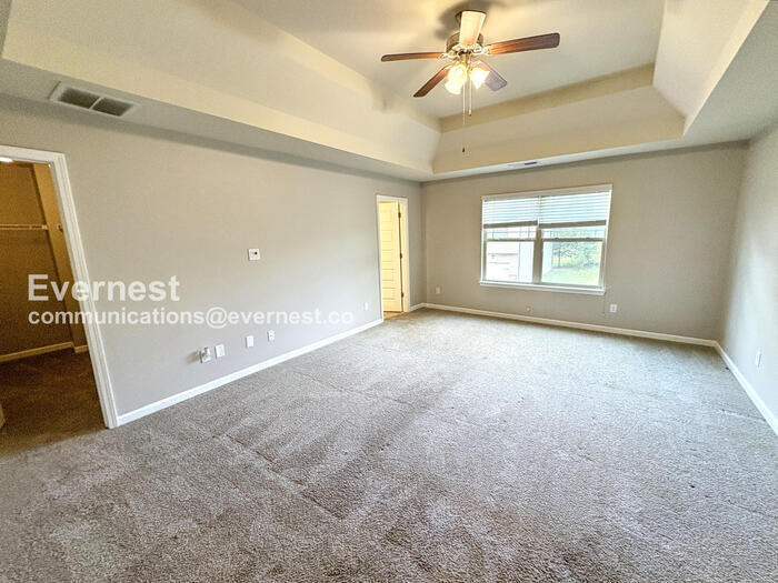Building Photo - 313 Lossie Ln