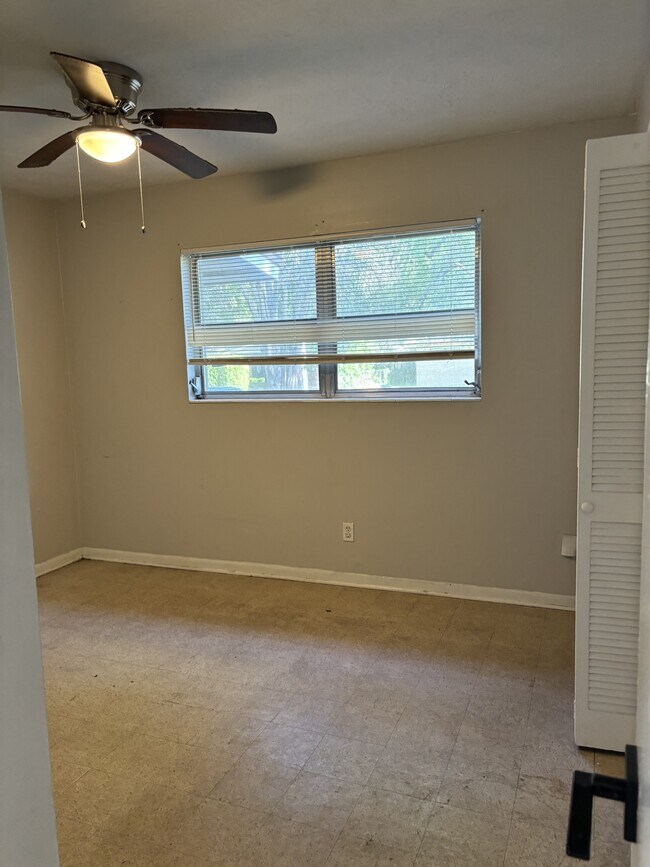 Building Photo - 7525 Sharbeth Dr S