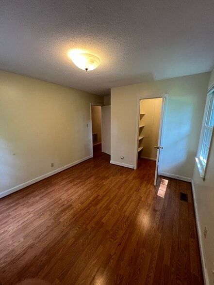 Building Photo - 4905 Heritage Dr