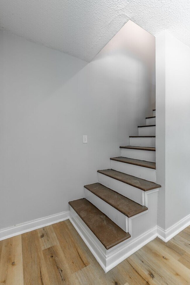 Building Photo - 6874 Beulah Dr