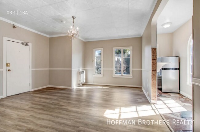 Building Photo - 1737 N Cherokee Ave