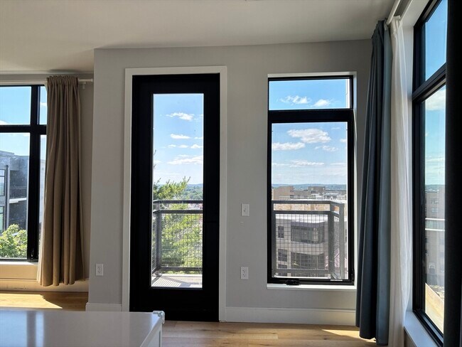 Building Photo - 191 Washington St