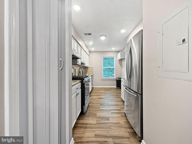 Building Photo - 7246 Mahogany Dr