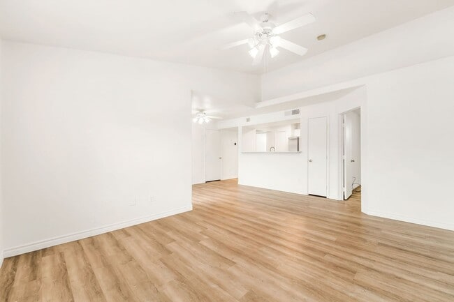Building Photo - 2300 E Silverado Ranch Blvd