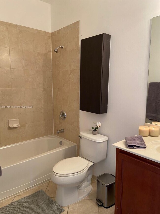 Building Photo - 8728 NW 113th Ct