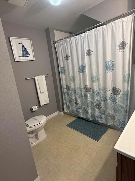 Building Photo - 4000 Santa Maria Dr