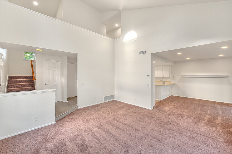 Building Photo - 26222 Fern Glen
