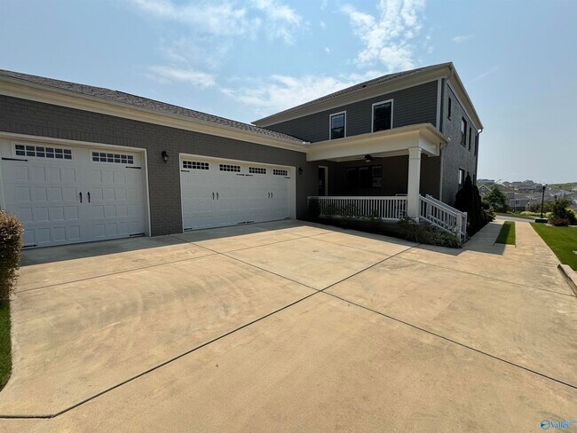 Building Photo - 133 Bienville St